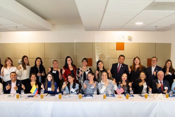 Imagen noticia: La Universidad Distrital, adelanta diálogos con la Embajada de Estados Unidos en Colombia para programas de intercambio. 