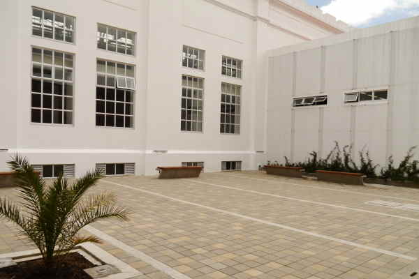 Sede de Instituto para la Pedagogía, la Paz y el Conflicto Urbano - IPAZUD